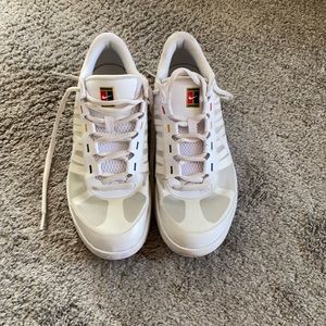 NikeCourt Men’s Air Max Vapor Wing MS tennis shoes